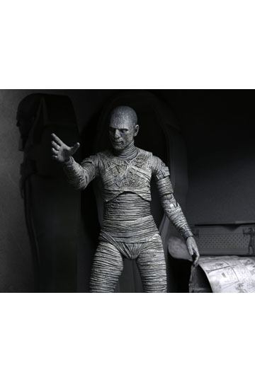 Universal Monsters Action Figure Ultimate The Mummy (Black & White) 18 cm