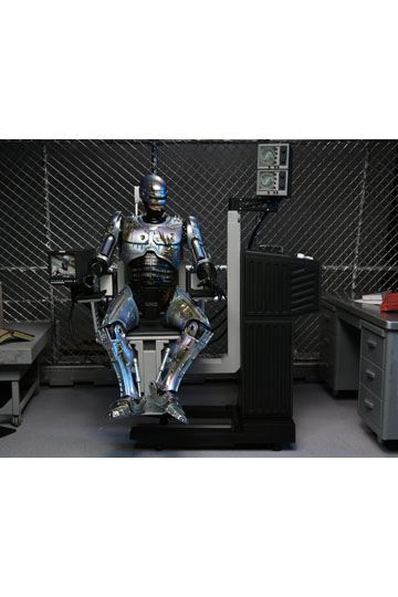 RoboCop Action Figure Ultimate Battle Damaged RoboCop with Chair 18 cm
