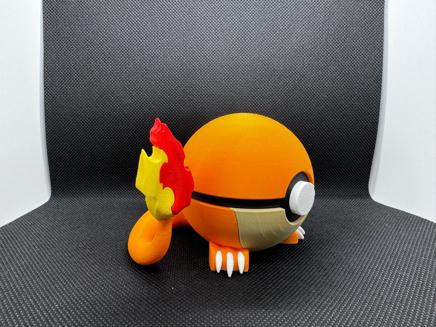 #0004 Charmander Poke Ball - Stampa 3D